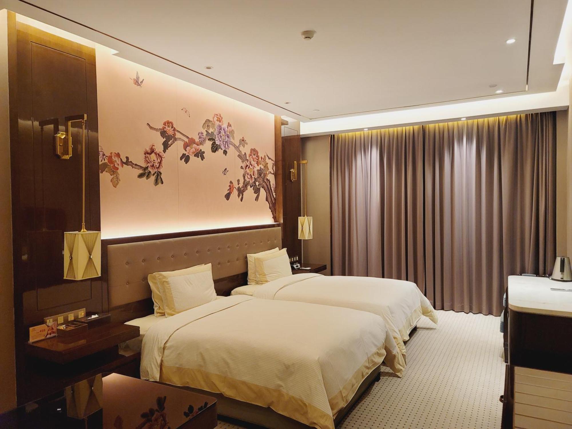 Royal Garden Hotel Shanghai-Free Shuttle To And From Disney & Pvg & Close Metro Line2 Easy To Sha New Expo Habitación foto